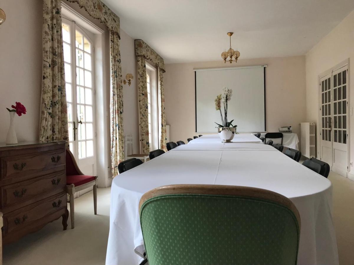 Hotel Restaurant Le Centenaire Les Eyzies Экстерьер фото