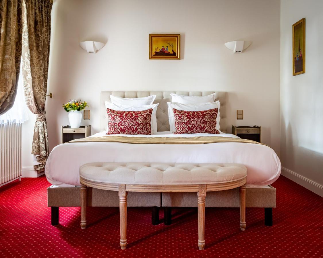 Hotel Restaurant Le Centenaire Les Eyzies Экстерьер фото