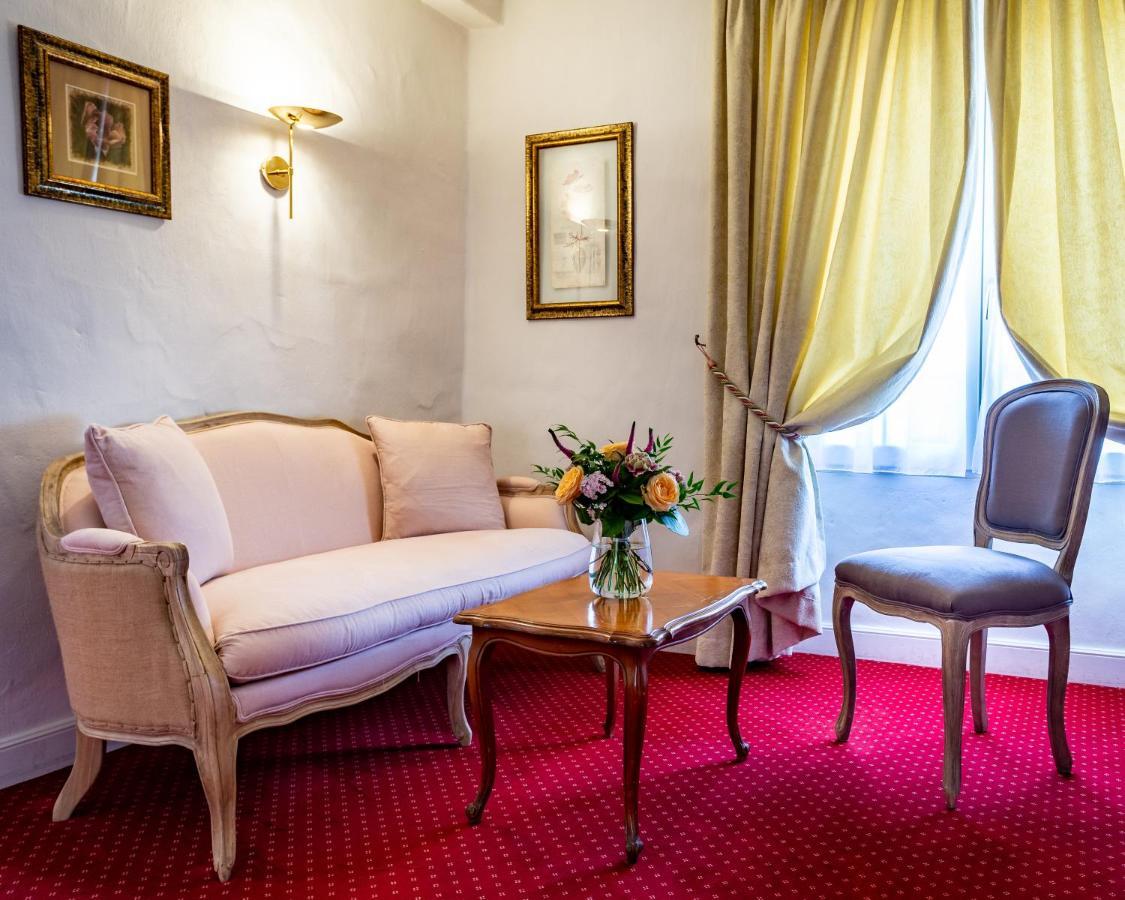 Hotel Restaurant Le Centenaire Les Eyzies Экстерьер фото